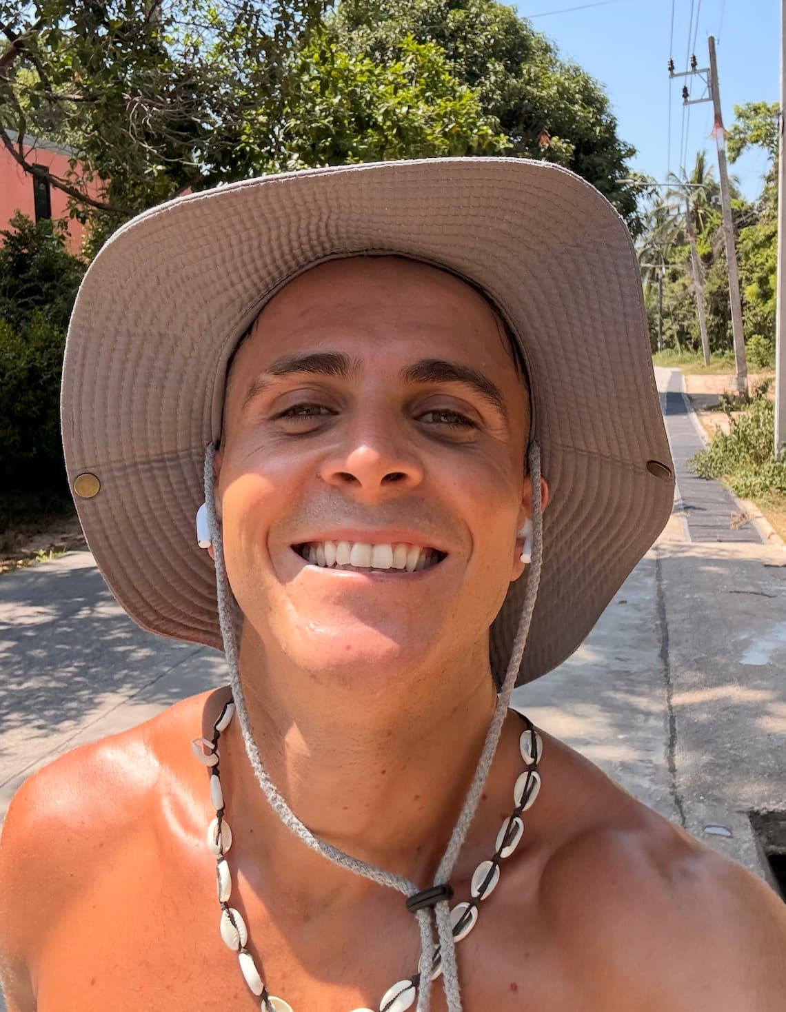 Álvaro Go